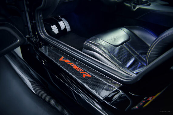 dodge-viper-gen-5-door-sills-carbon-fiber-painted-logo-preview1